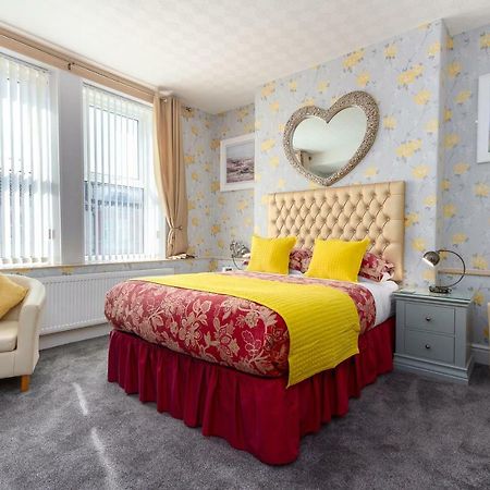 Valentine Lodge Over 21 Adult Couples Only 黑潭 外观 照片