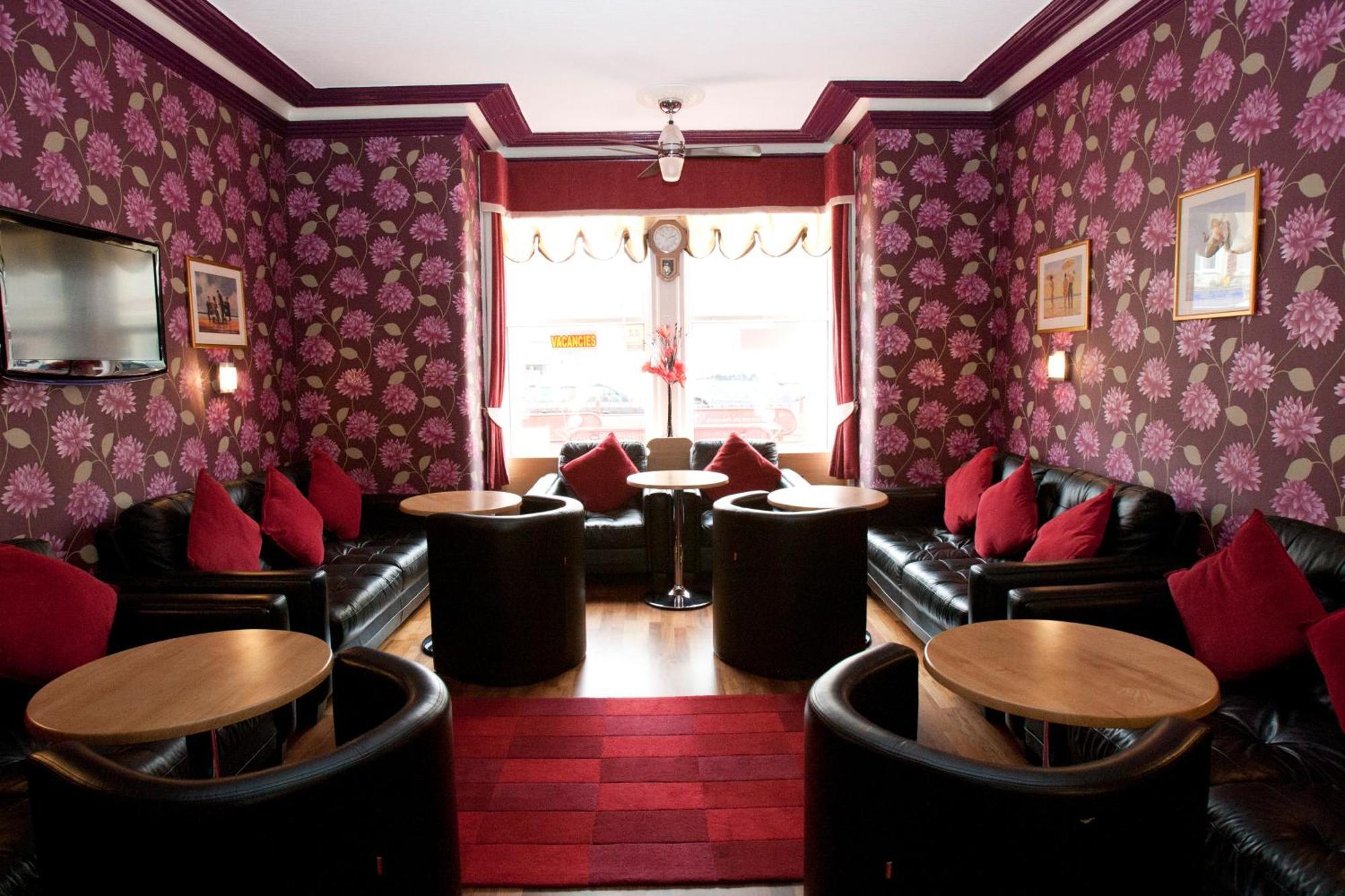 Valentine Lodge Over 21 Adult Couples Only 黑潭 外观 照片