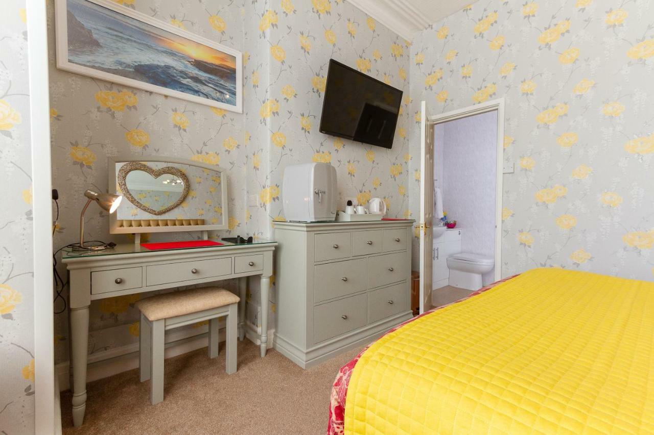Valentine Lodge Over 21 Adult Couples Only 黑潭 外观 照片