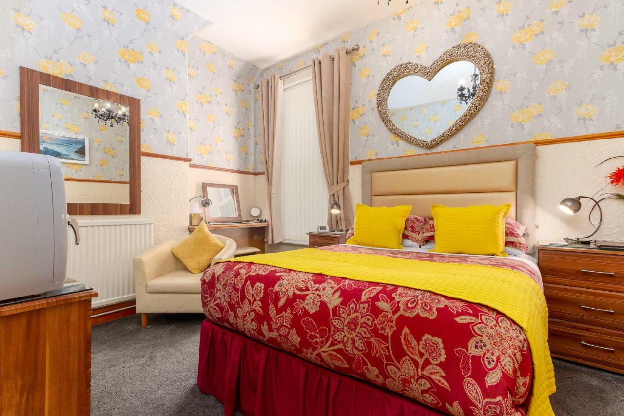 Valentine Lodge Over 21 Adult Couples Only 黑潭 外观 照片