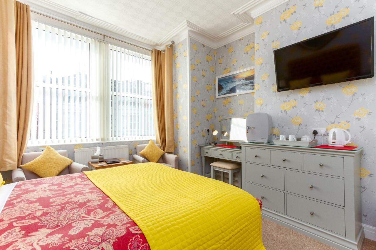 Valentine Lodge Over 21 Adult Couples Only 黑潭 外观 照片