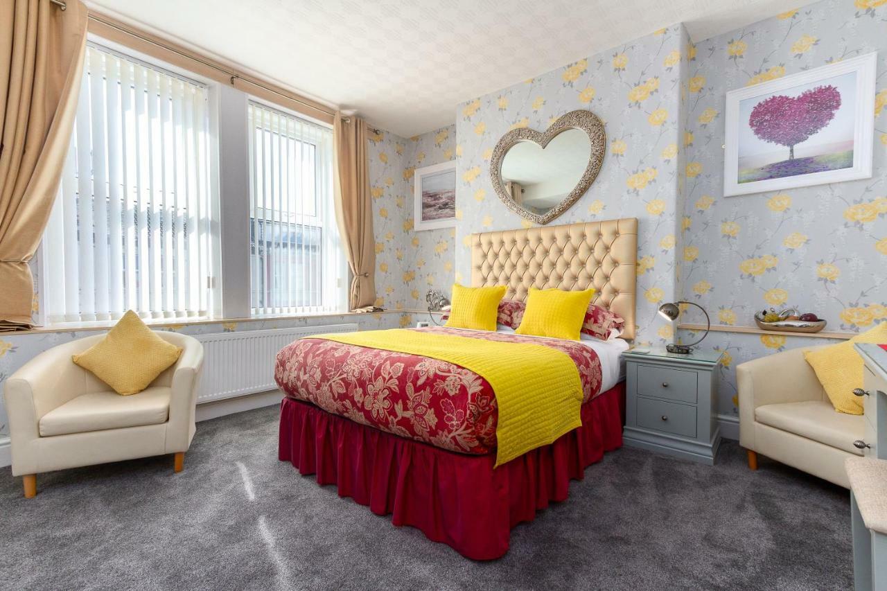 Valentine Lodge Over 21 Adult Couples Only 黑潭 外观 照片