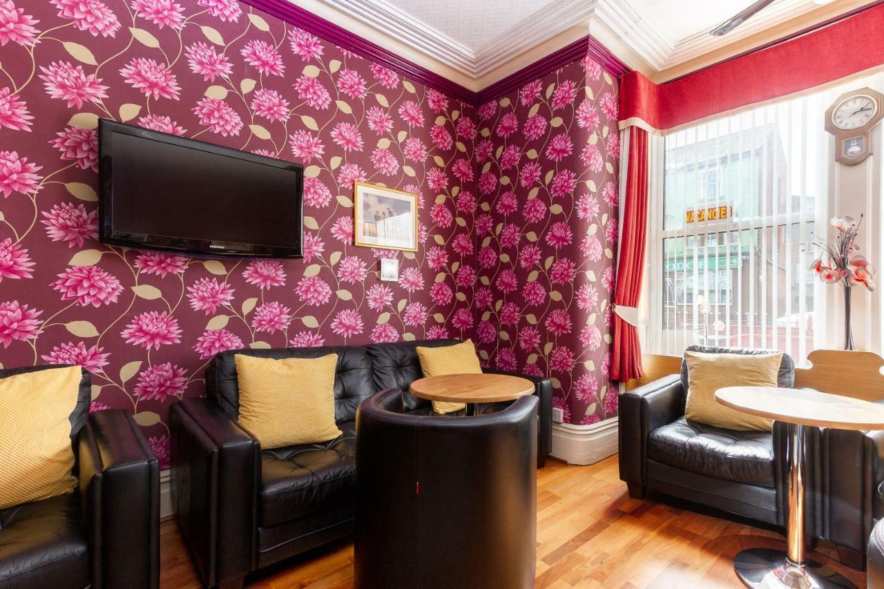 Valentine Lodge Over 21 Adult Couples Only 黑潭 外观 照片