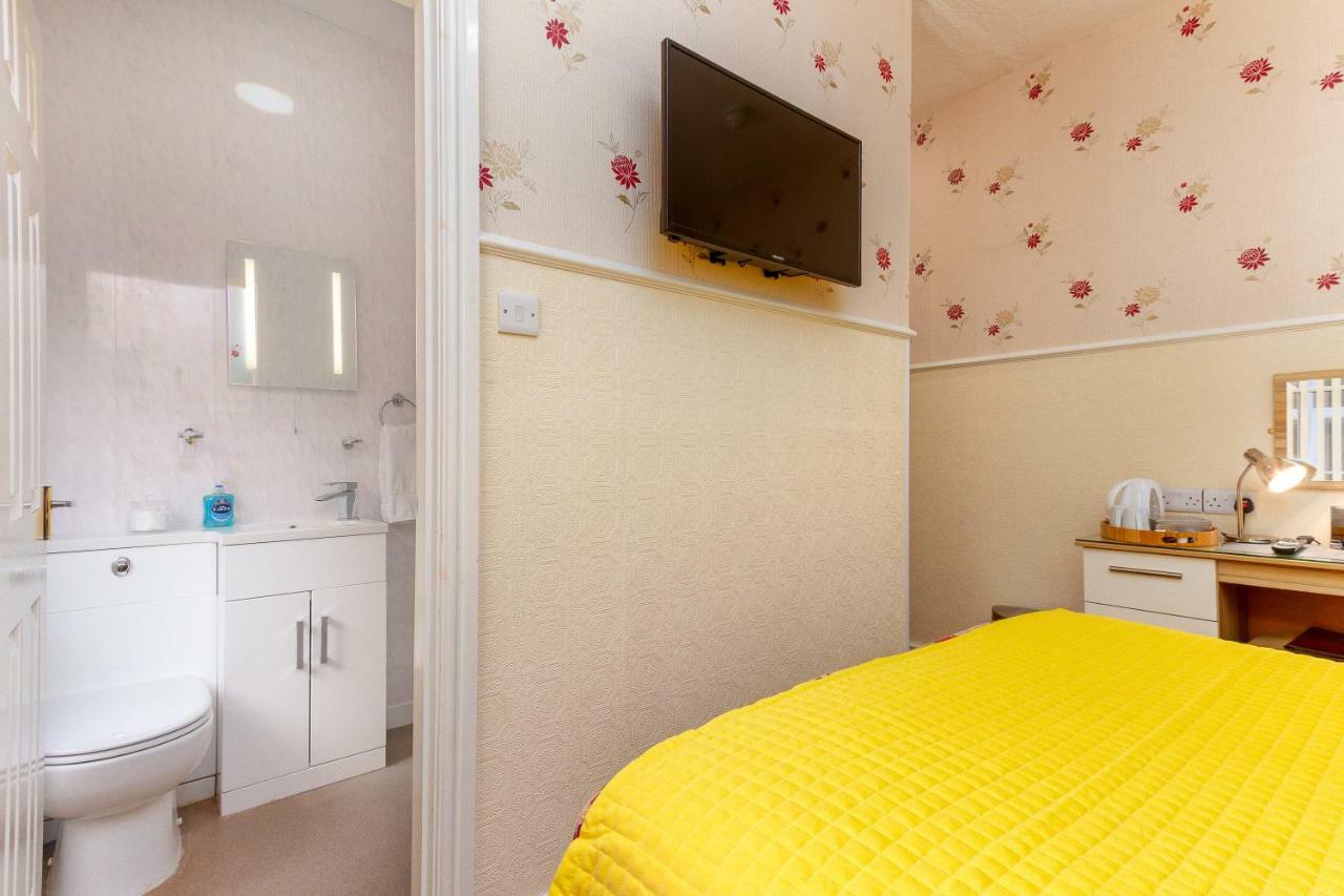 Valentine Lodge Over 21 Adult Couples Only 黑潭 外观 照片