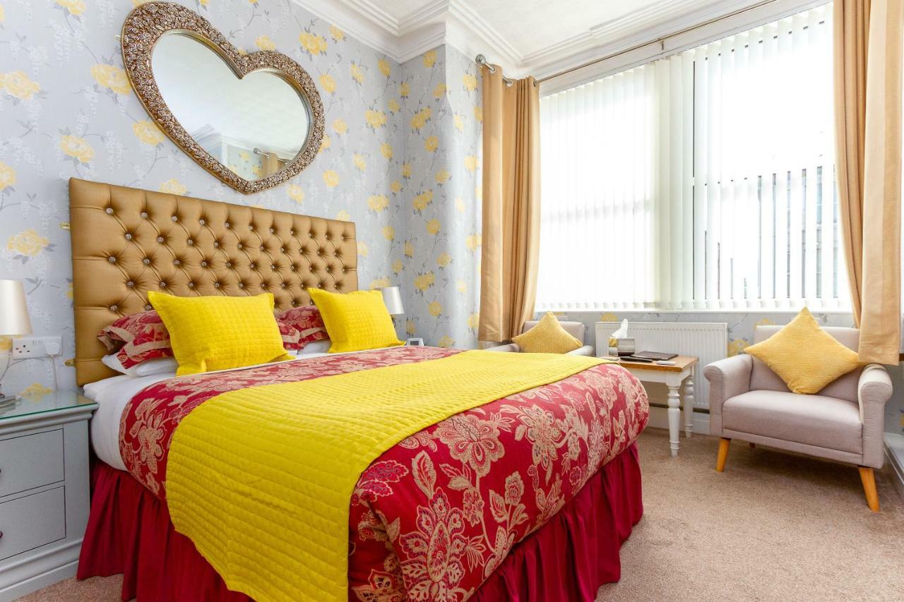 Valentine Lodge Over 21 Adult Couples Only 黑潭 外观 照片